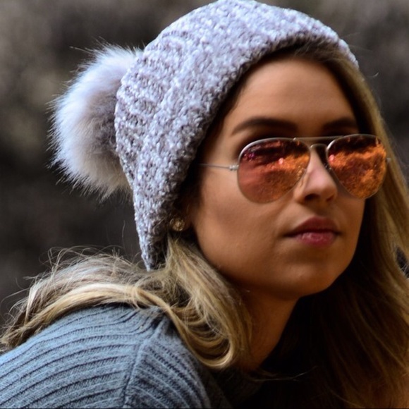 CLEARANCE‼️Chenille Pom Pom Beanie - Picture 3 of 5